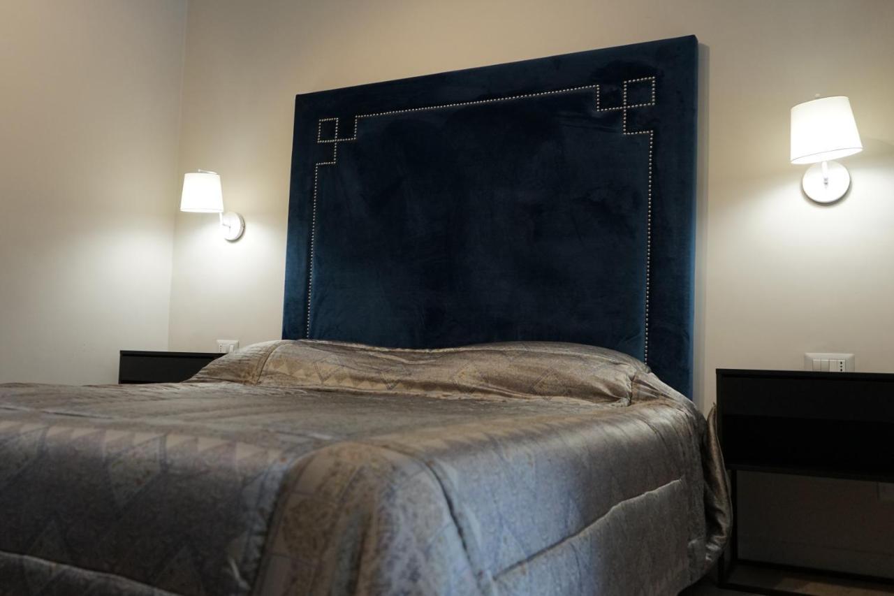 Re Di Smirne By Apulia Accommodation Bari Eksteriør billede