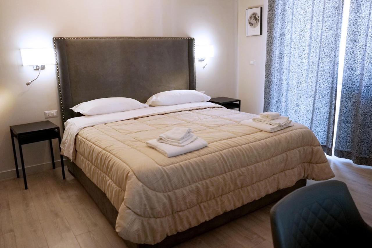 Re Di Smirne By Apulia Accommodation Bari Eksteriør billede