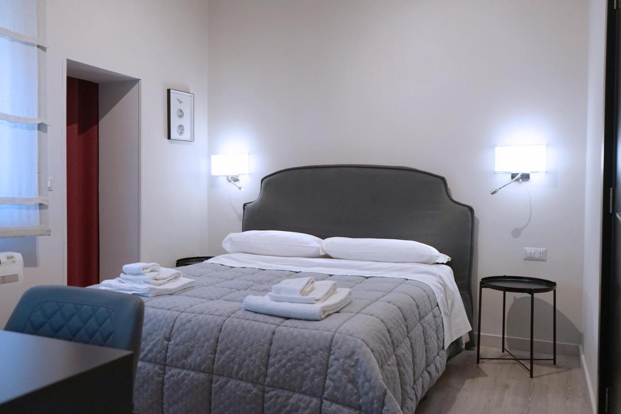 Re Di Smirne By Apulia Accommodation Bari Eksteriør billede