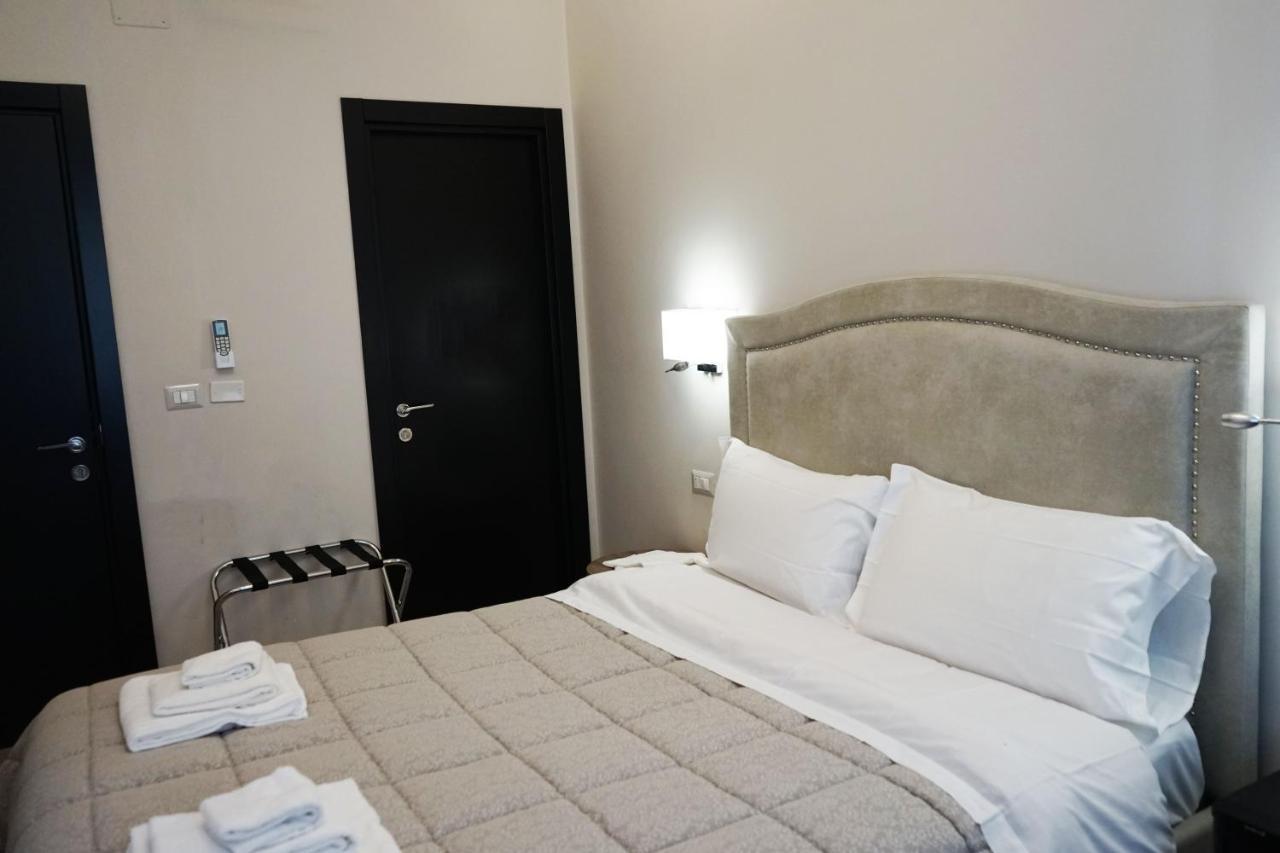 Re Di Smirne By Apulia Accommodation Bari Eksteriør billede