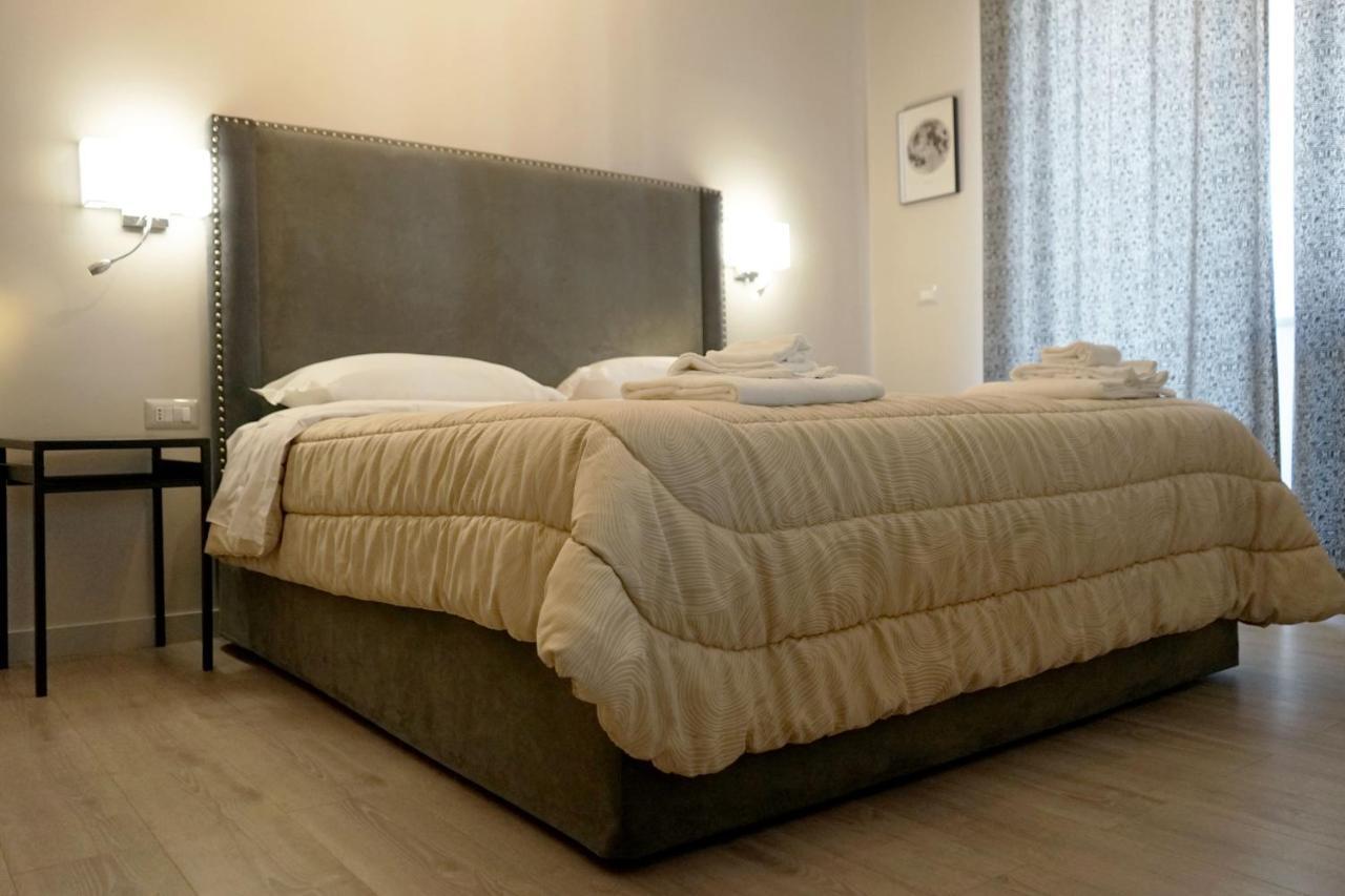 Re Di Smirne By Apulia Accommodation Bari Eksteriør billede