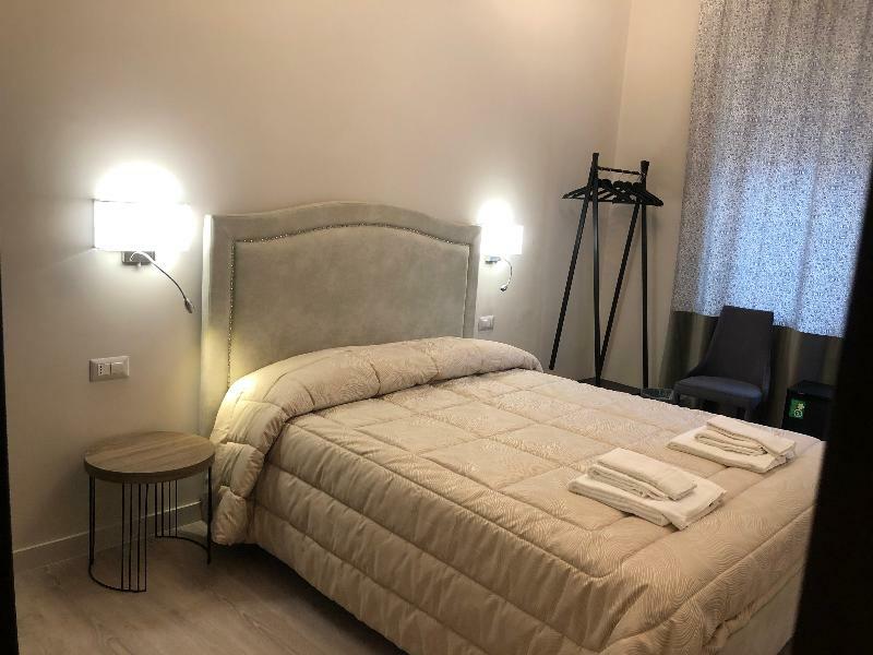 Re Di Smirne By Apulia Accommodation Bari Eksteriør billede